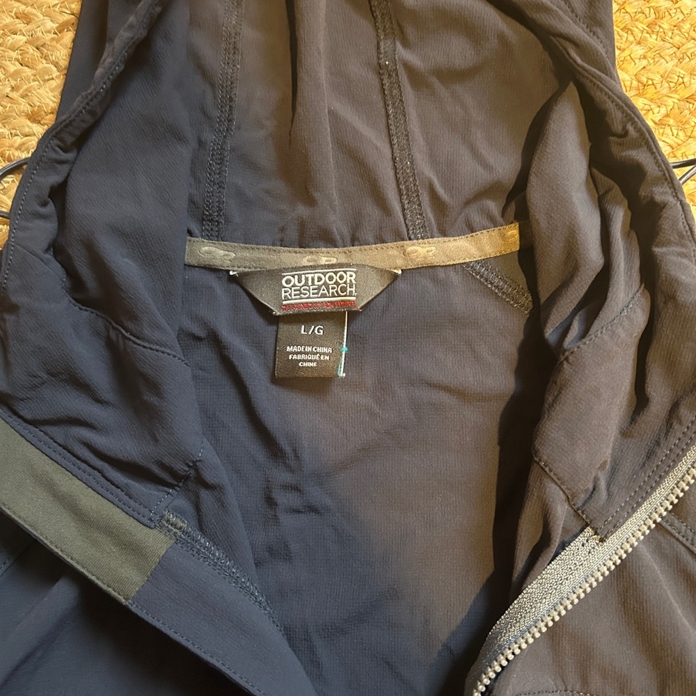 Hooded Softshell Jacket - image 5